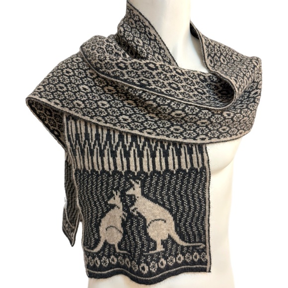 Merino Snug Accessories - Merino Snug Australia Merino Wool Possum Scarf 🇦🇺 – Kangaroo Motif – Soft Knit